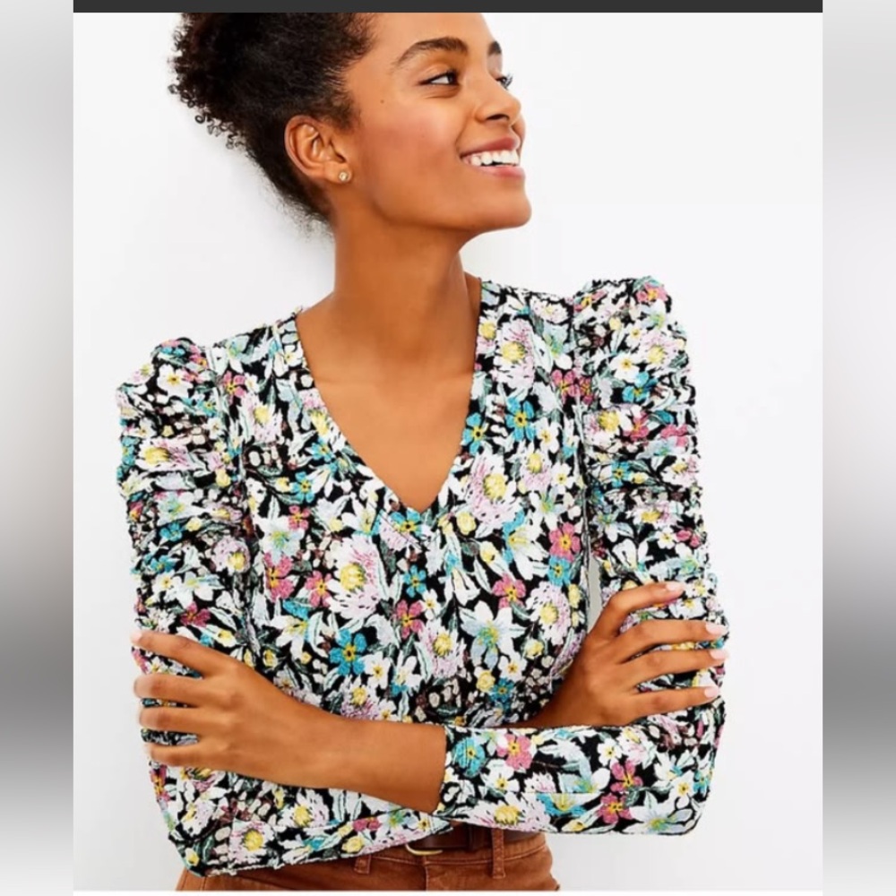 LOFT Black Floral Puff-Sleeve V-Neck Top